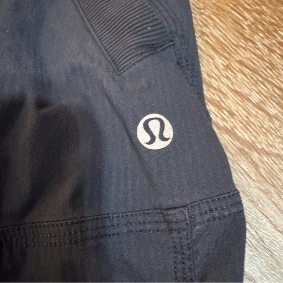 Lululemon Studio Crop - Picture 8 of 12